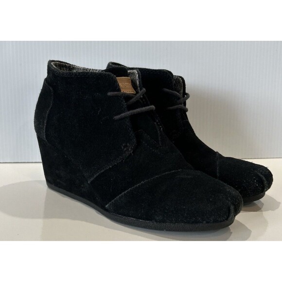 TOMS Boots Womens 8 Desert Bootie Black Suede Wedge Heel Lace Up Comfort Ankle - Picture 1 of 12